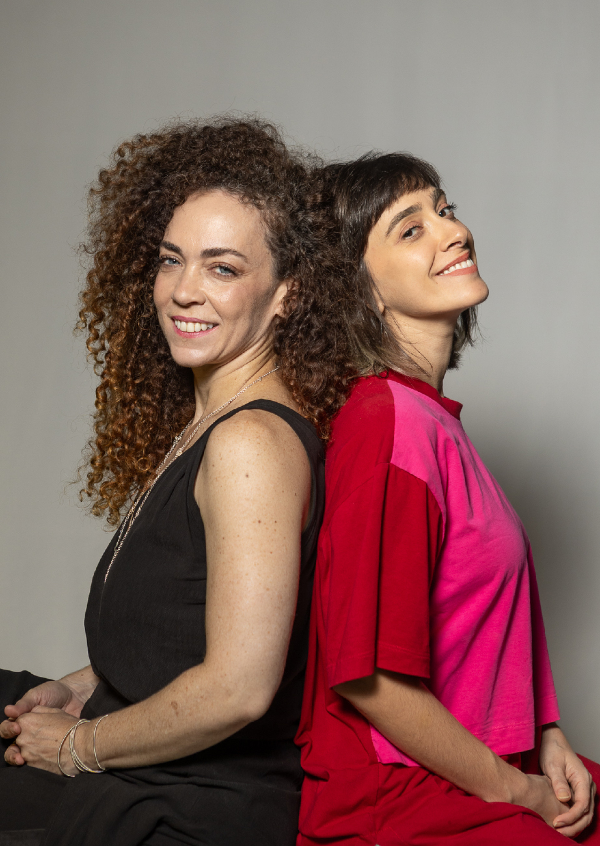 Juliana Linhares e Laila Garin protagonizam o espetáculo 'As Centenárias' -  Andrea Nestrea / Divulgação