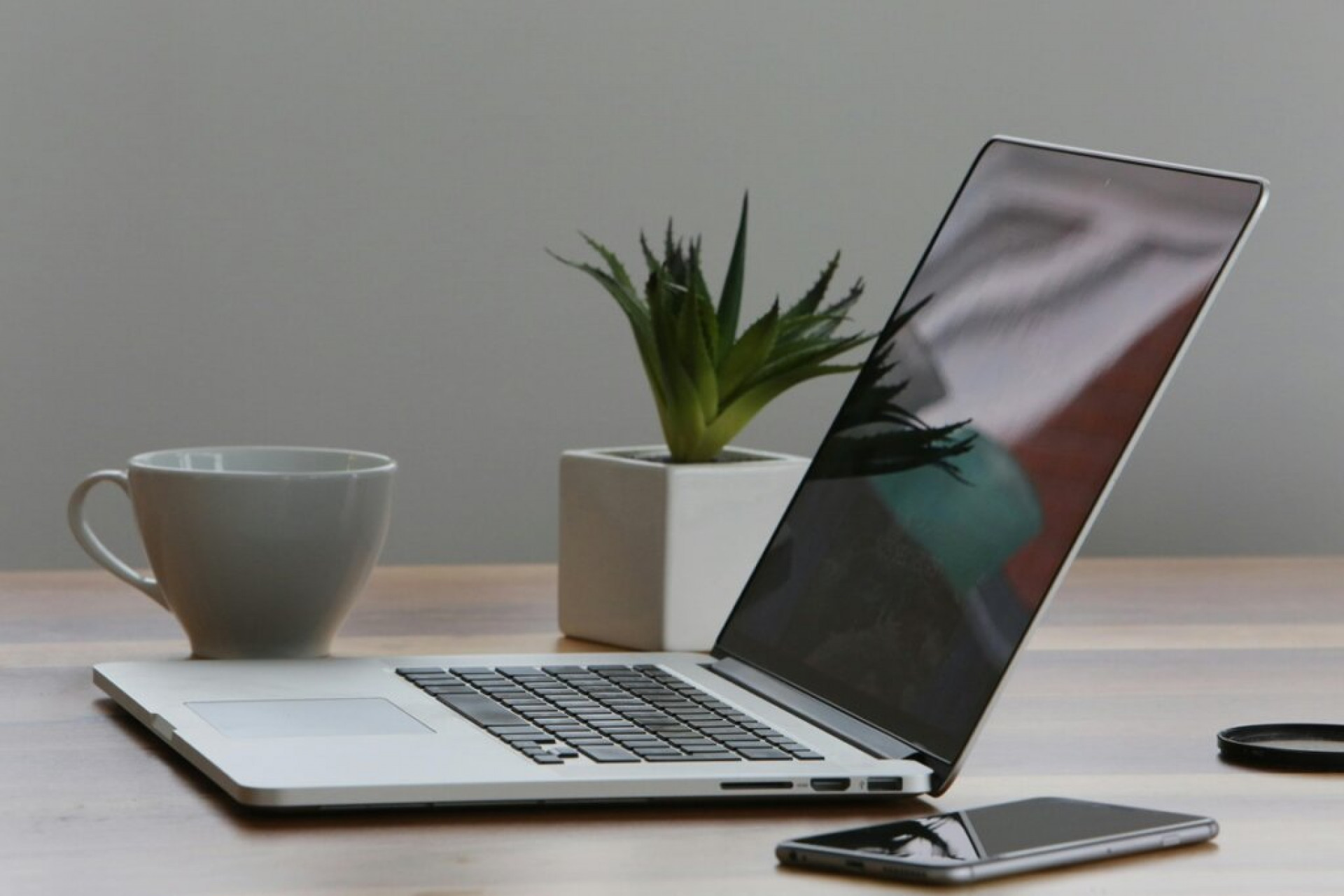 3 dicas pr&aacute;ticas para melhorar a energia do home office