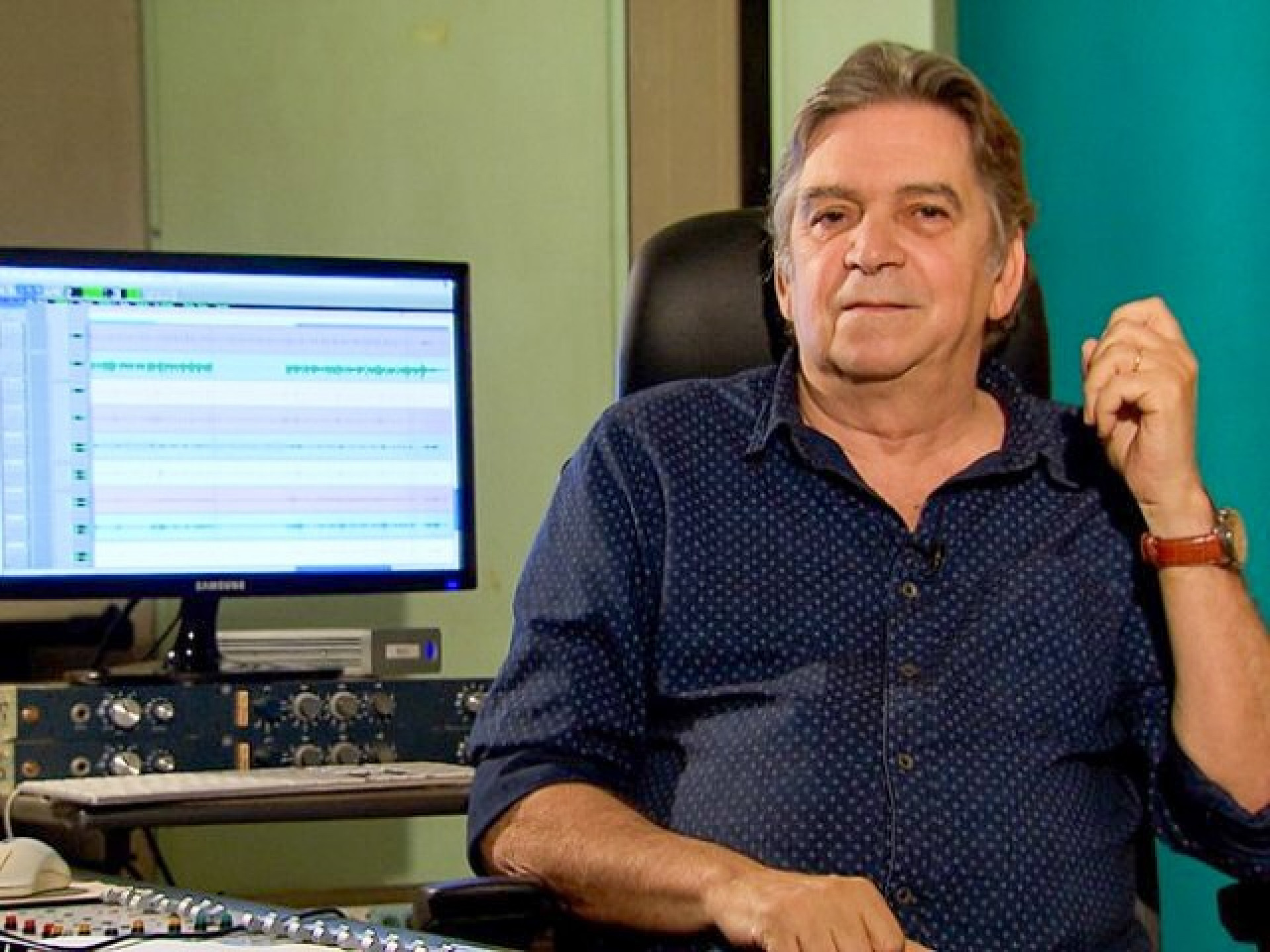 Morre o produtor musical Guto Graça Mello, aos 78 anos