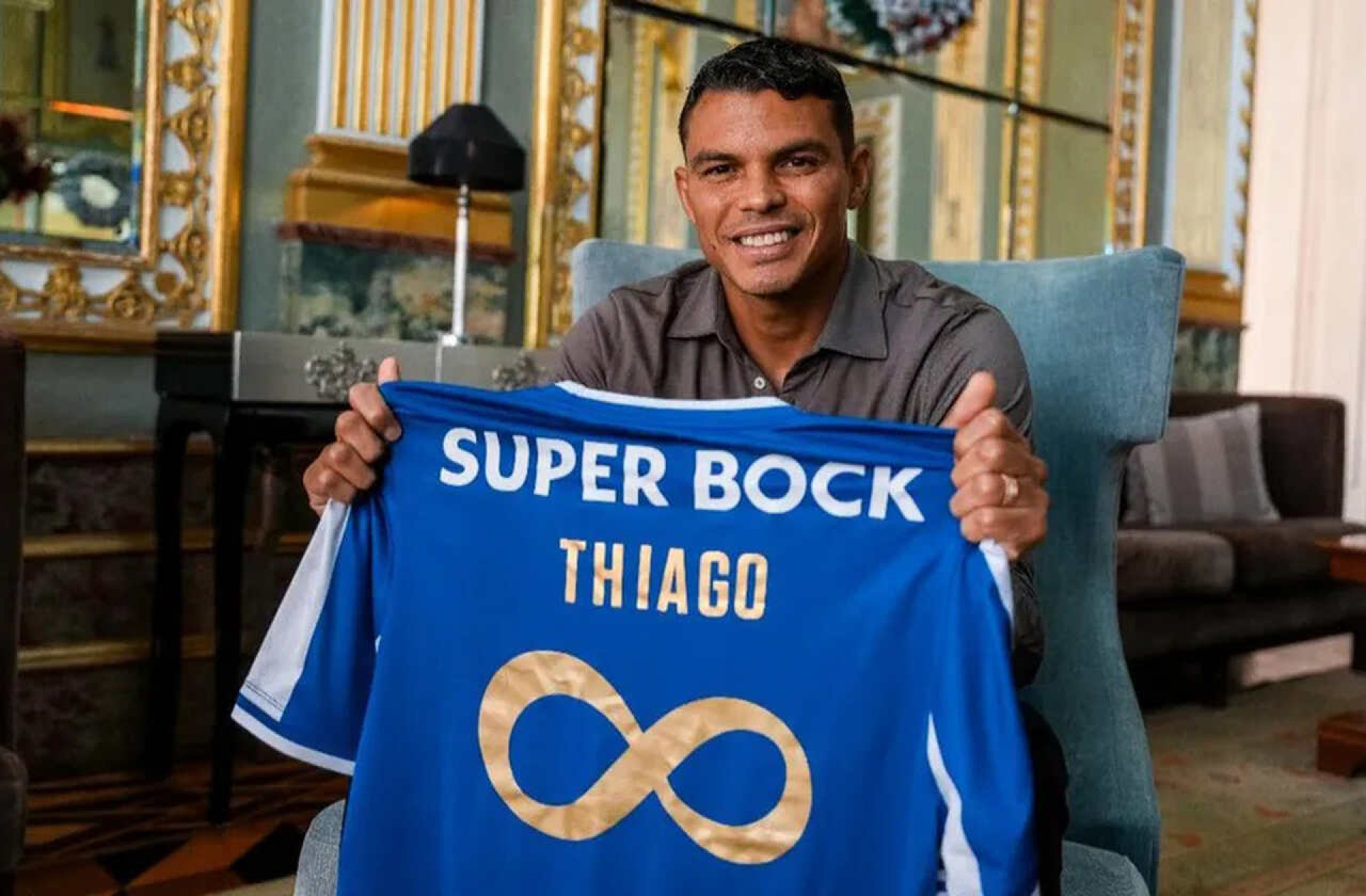 Perto de obter licen&ccedil;a de treinador, Thiago Silva pode renovar com o Porto