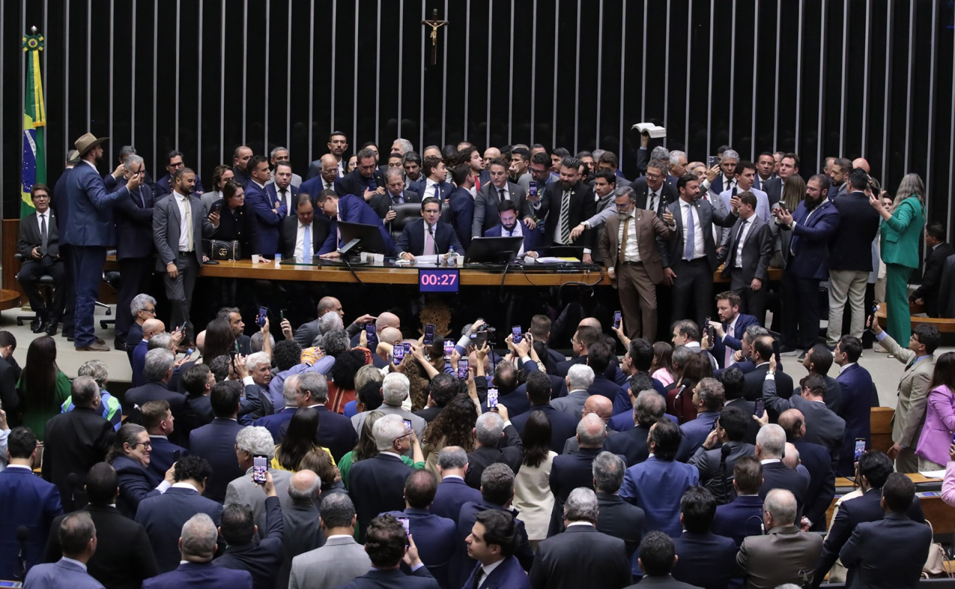 Conselho de Ética da Câmara vota suspensão de deputados que ocuparam Mesa Diretora