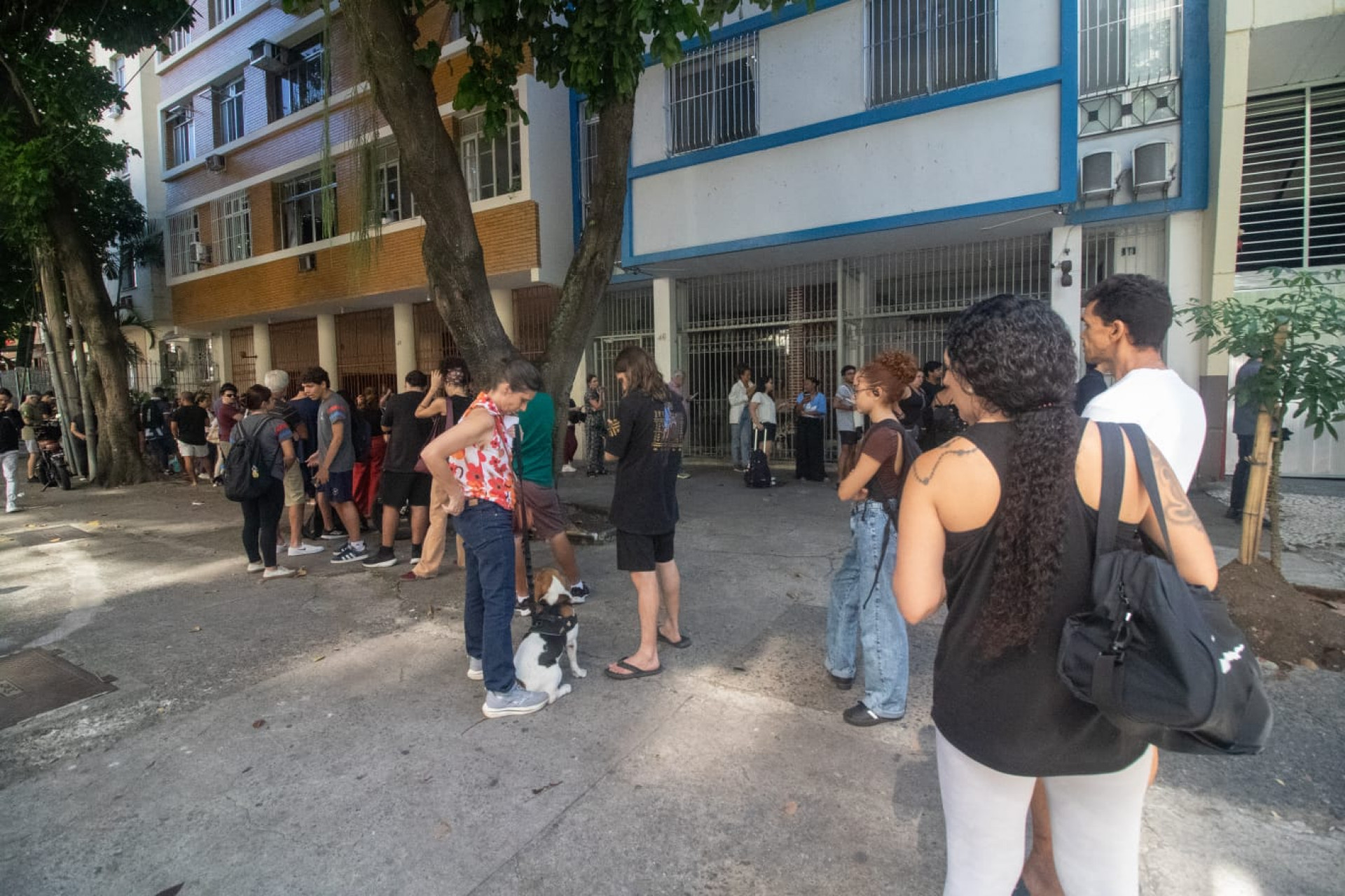 Fila tomou conta do quarteirão na 3ª Zona Eleitoral, no Flamengo - Érica Martin / Agência O Dia