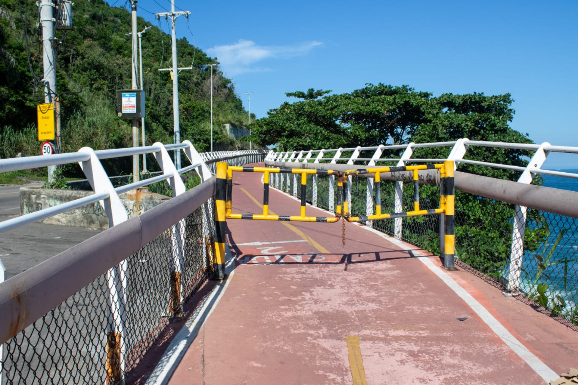 Ciclovia Tim Maia na Avenida Niemeyer, permanece interditada  - Érica Martin / Agência O Dia 