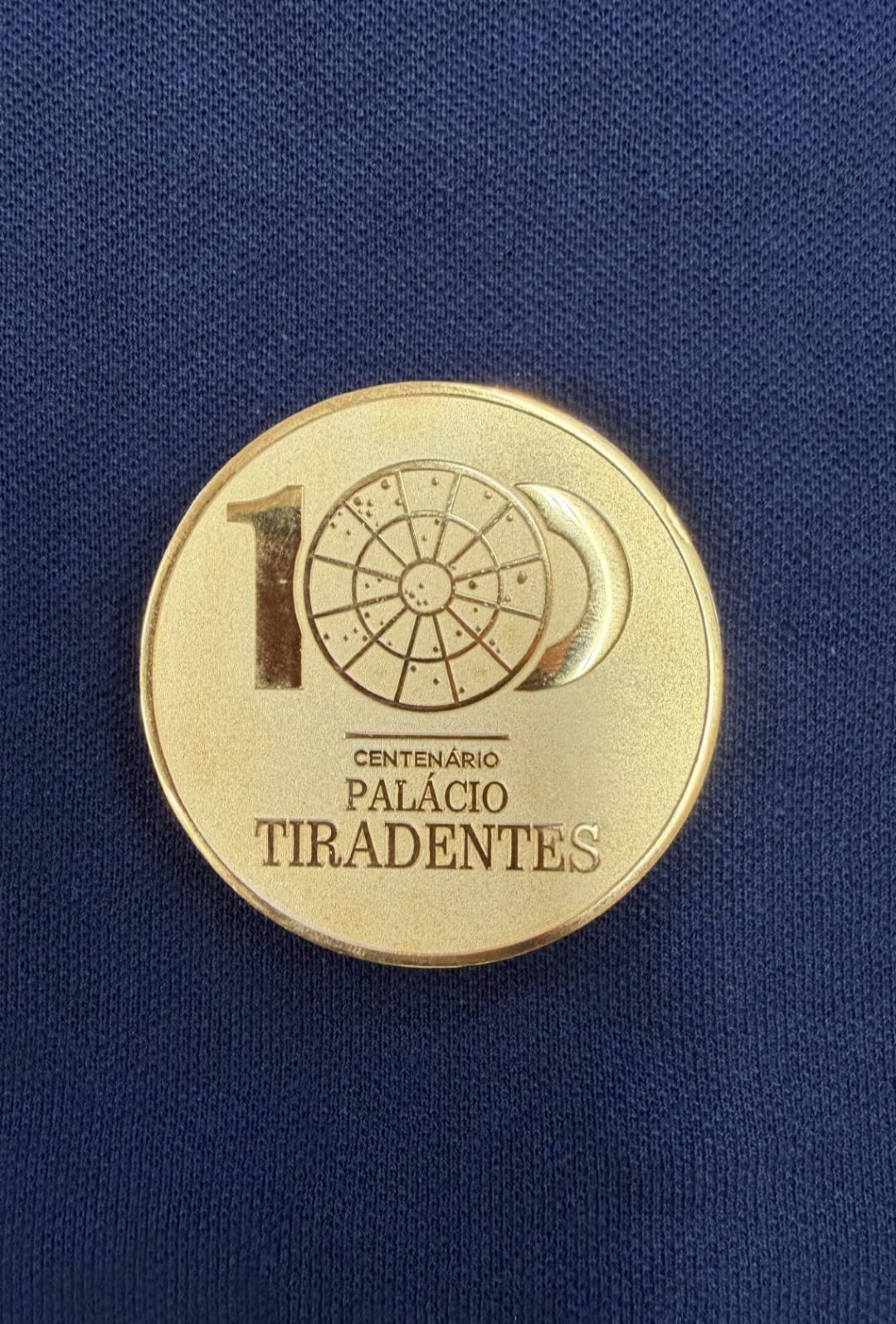 Foto inédita da Medalha que vai ser distribuída na comemoração da Alerj 
