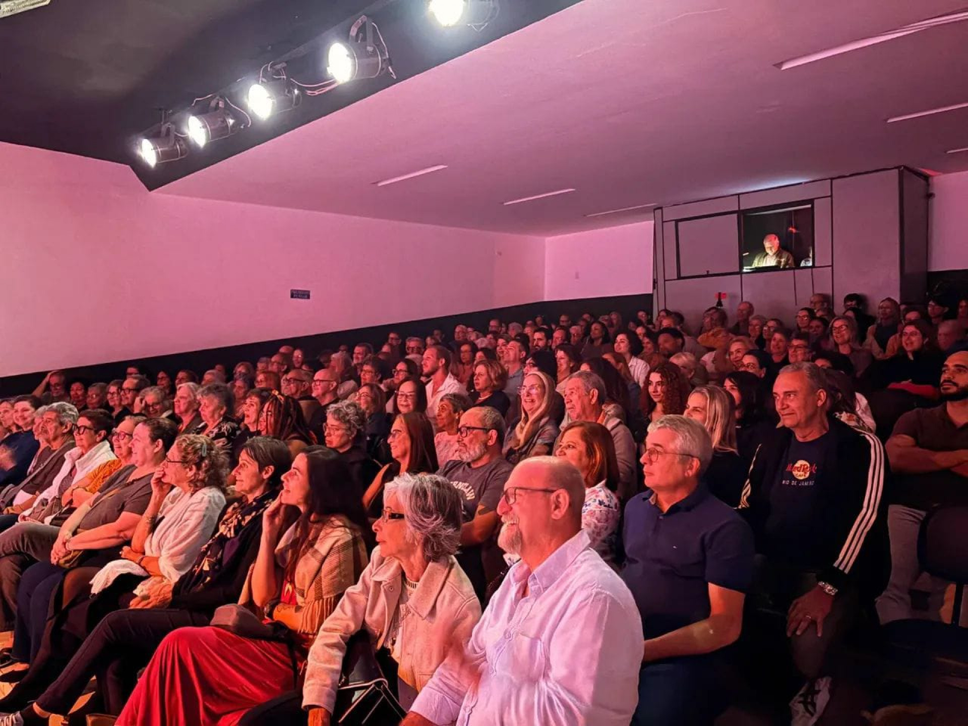 Teatro Municipal de Saquarema recebe espetáculo musical neste sábado