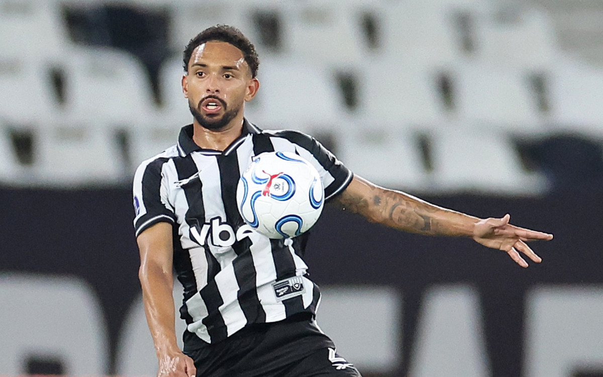 Vitinho nutria esperança de ir à Copa após lesão de Wesley, 