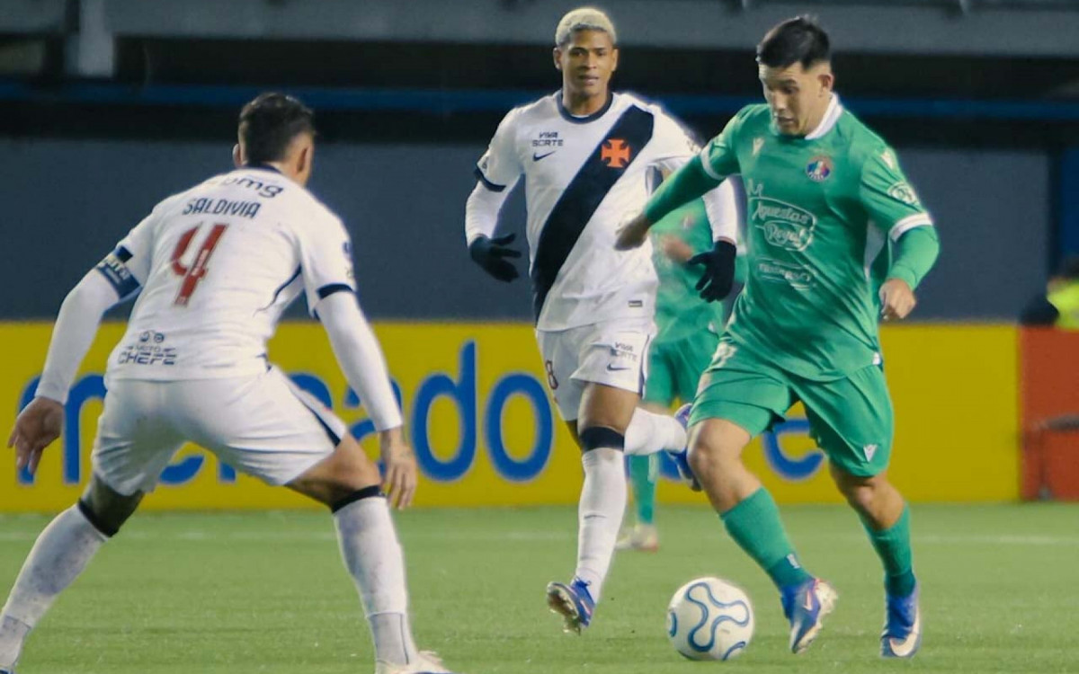 “Tinha condi&ccedil;&otilde;es de fazer muito melhor”, revela auxiliar sobre rea&ccedil;&atilde;o do Vasco