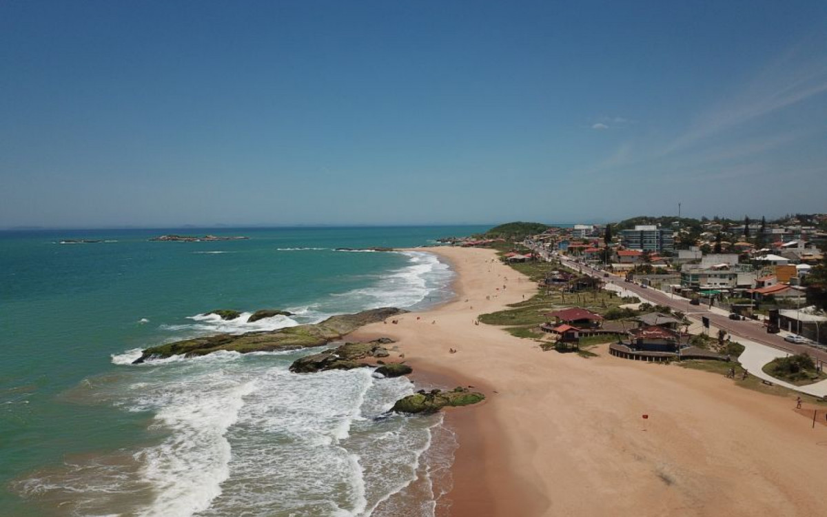 Movimento intenso de turistas impulsiona hotéis, restaurantes e comércio local no fim de semana