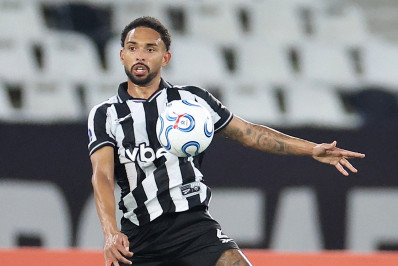 Vitinho nutria esperança de ir à Copa após lesão de Wesley, diz repórter