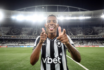 Danilo fala de Ancelotti e celebra bom momento: 'Muito feliz com a minha fase'