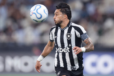 Renovação de Alex Telles deve avançar nos próximos meses