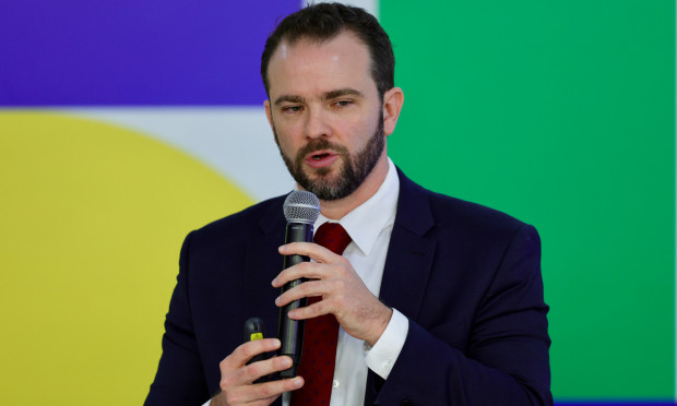 Após reunião com Lula, Durigan diz que salário mínimo será de R$ 1.741