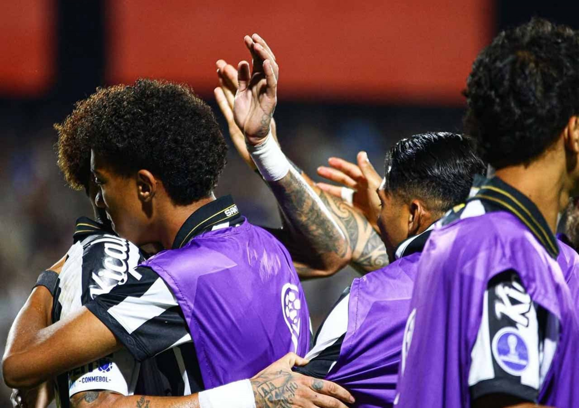Neymar assume erro por briga com Robinho Jr: “Acabei me excedendo”