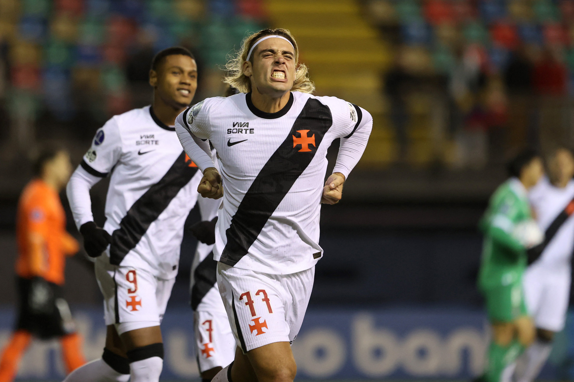 Spinelli comemora o gol do Vasco - Raul Bravo / AFP