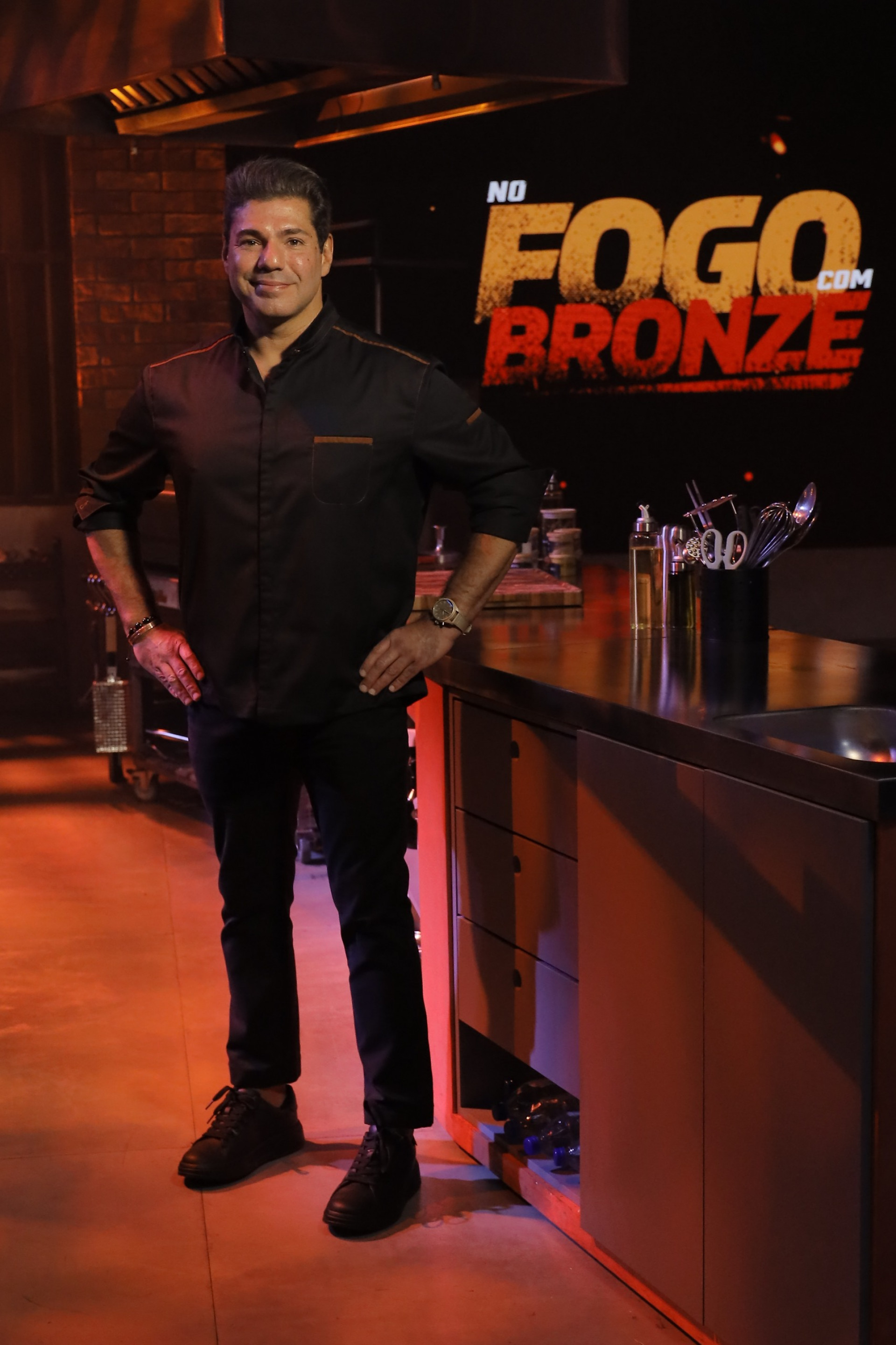 Felipe Bronze comanda competição de churrasco em novo reality do GNT