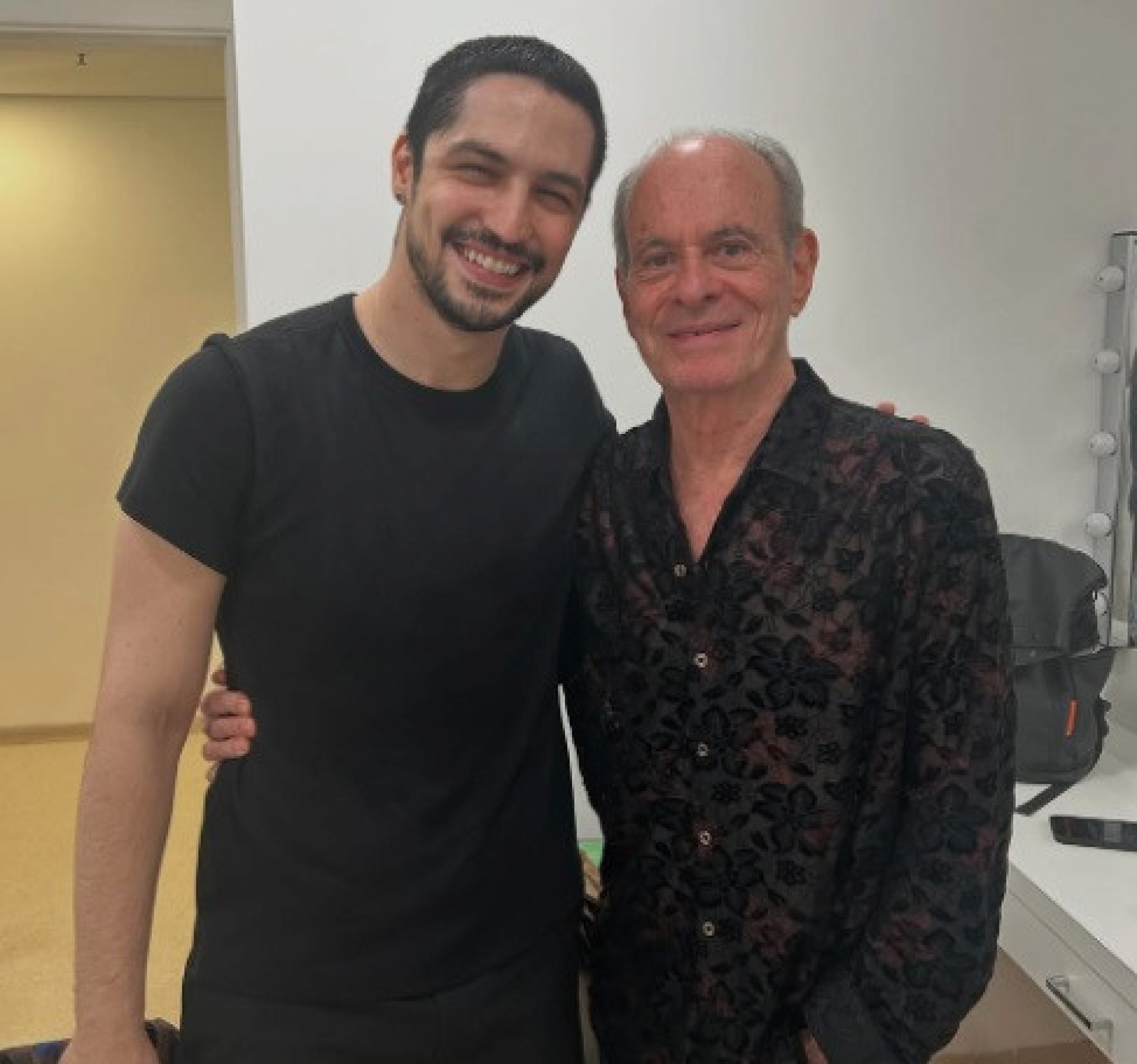 Ney Matogrosso participa do show de Gabriel Leone em São Paulo