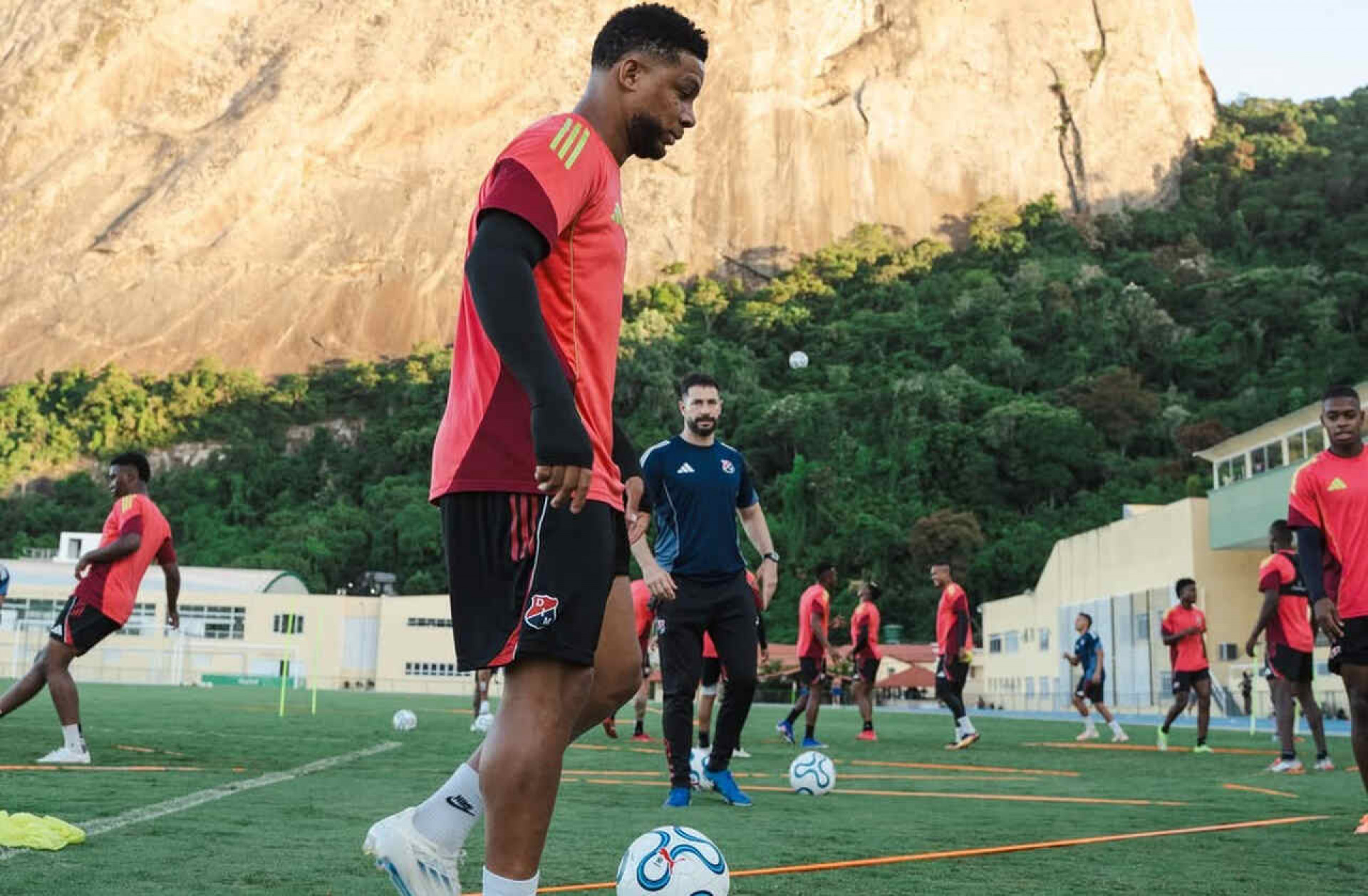 Medell&iacute;n (COL) x Flamengo: onde assistir, escala&ccedil;&otilde;es e arbitragem