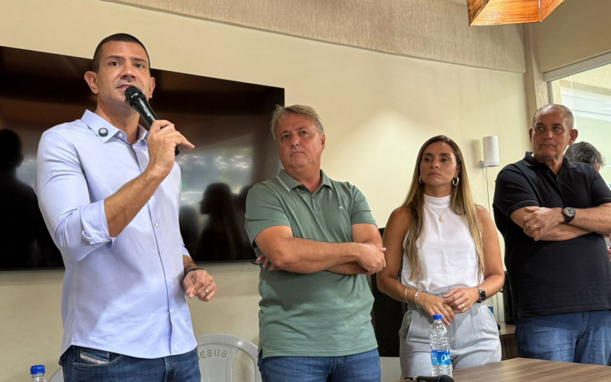 Durante o encontro em Búzios, Alexandre Martins rebateu as críticas e defendeu a permanência do programa nos municípios da Região dos Lagos.