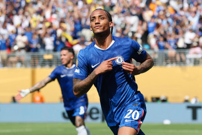 Ex-Chelsea exalta Estêvão e apoia ida de João Pedro ao Barcelona: 'Seria fantástico'