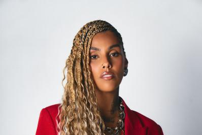 Amanda Amado relembra influência da avó, Tia Gessy, na trajetória musical 