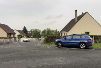 Adolescente é morta a facadas a caminho da escola na França