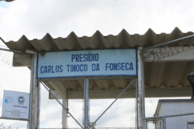 Policiais penais são denunciados e têm prisões decretadas em Campos