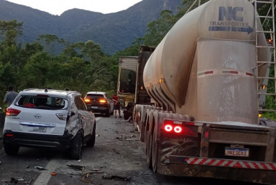 Petrópolis tem tarde de acidentes na BR-040