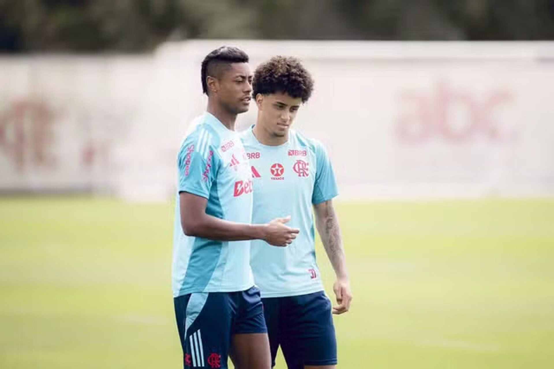 Lille abre conversas com o Flamengo e busca contratar Ryan Roberto