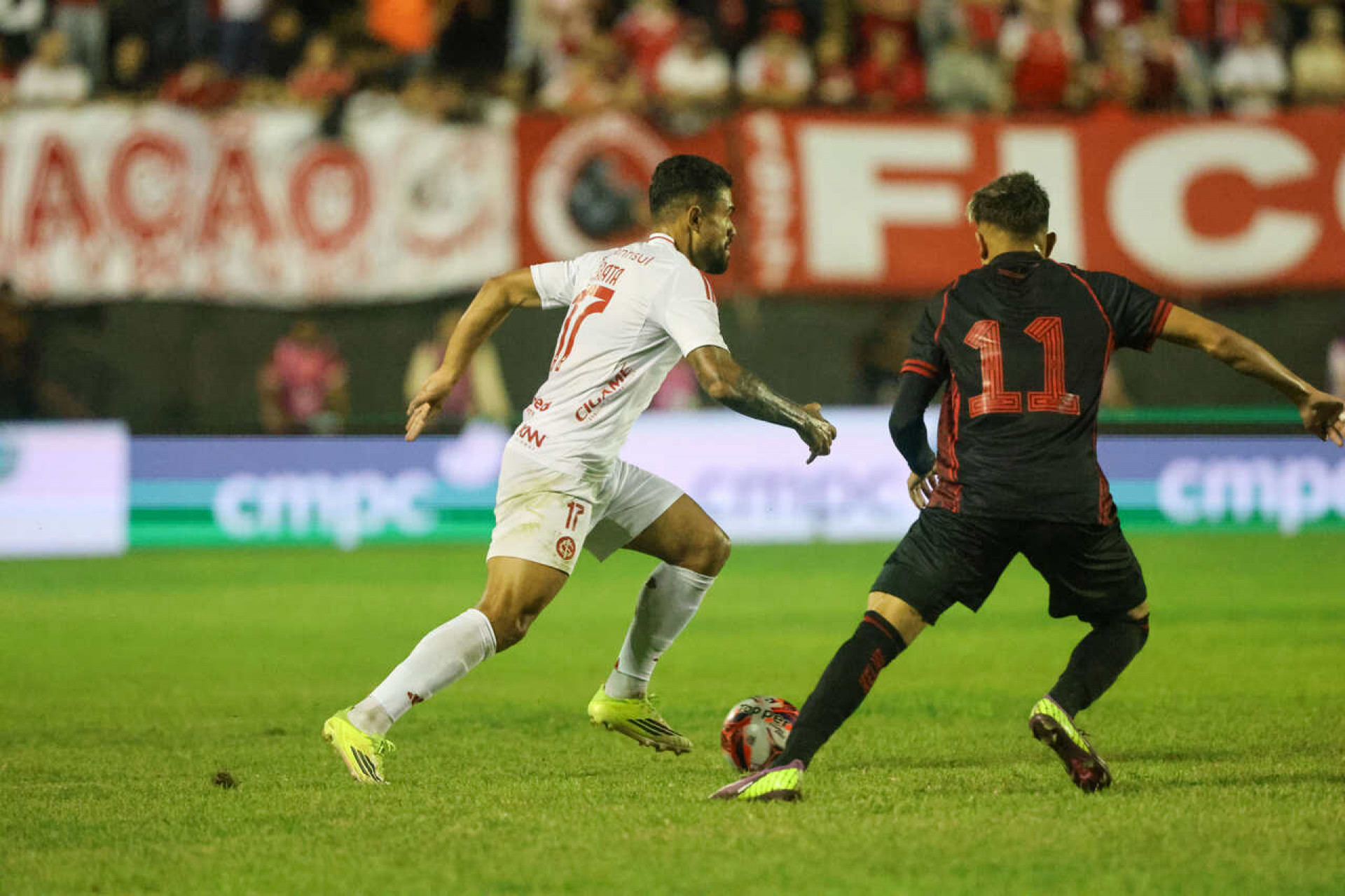 Borr&eacute; encerra jejum de jogos sem balan&ccedil;ar a rede ap&oacute;s vit&oacute;ria do Inter na Recopa Ga&uacute;cha
