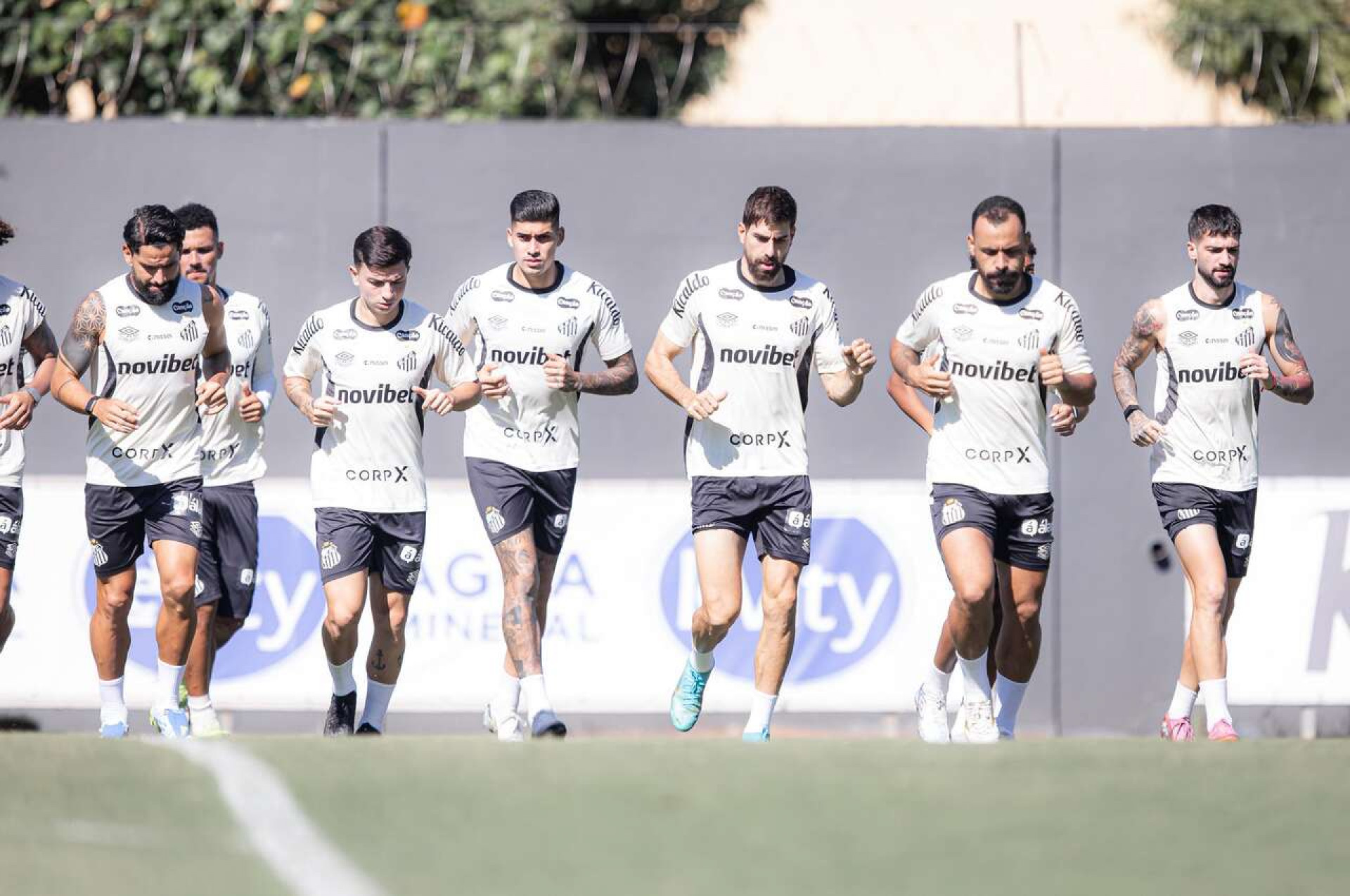Thaciano vira d&uacute;vida no Santos para enfrentar o Bragantino