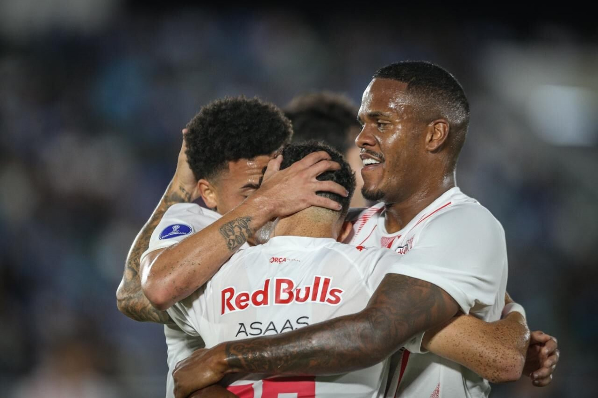Bragantino arrasa o Blooming na Bol&iacute;via: 6 a 0