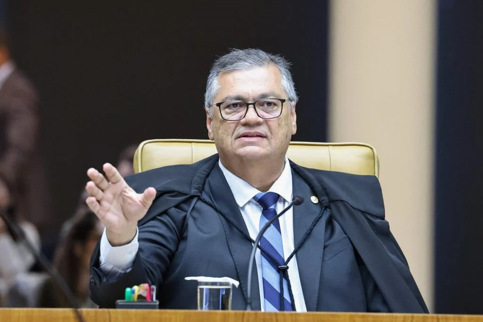 Dino diz que é preciso ter cuidado com falas distorcidas já que 'até detergente vira confusão'