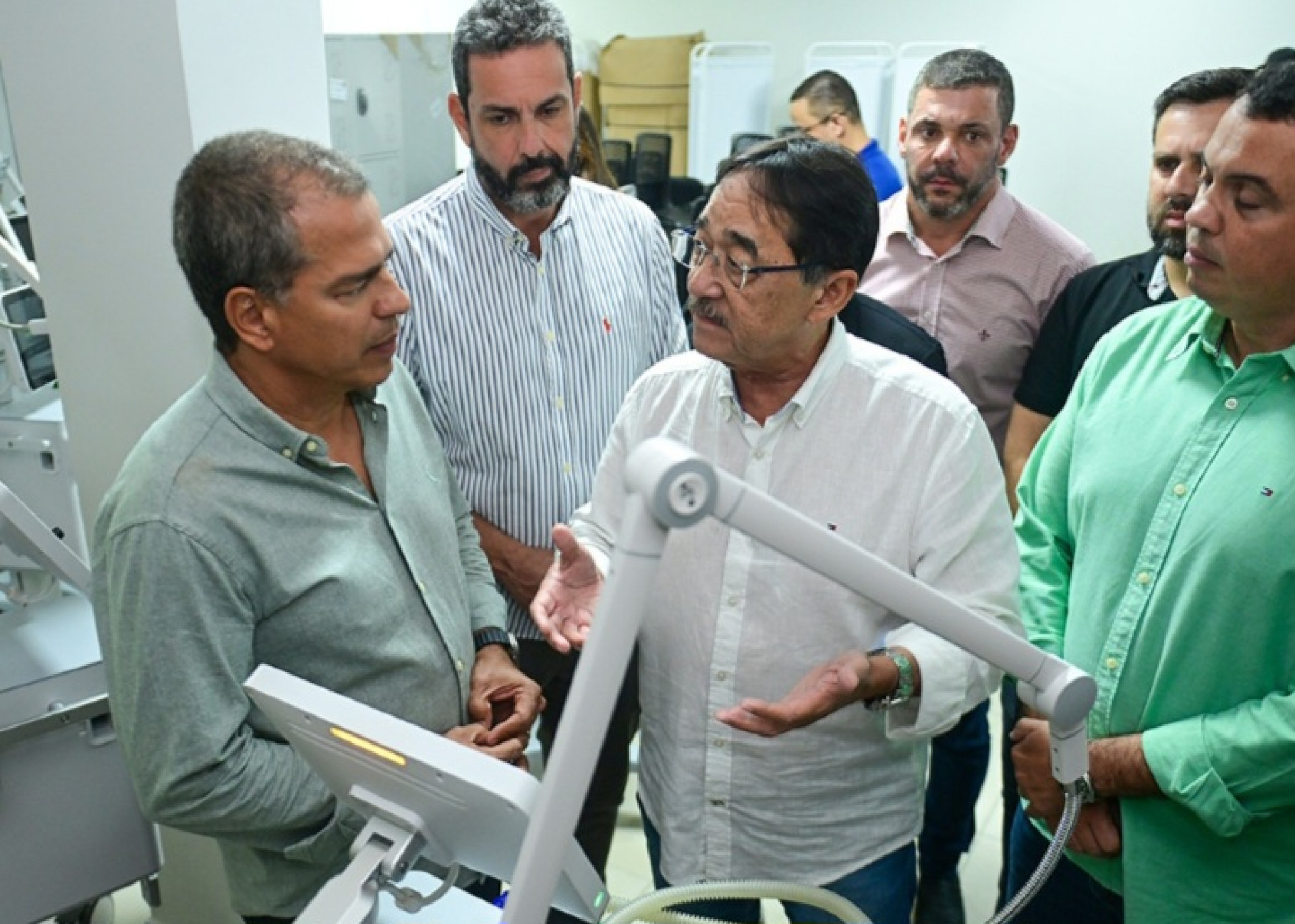 Frederico entrega 20 respiradores no HGG e anuncia ampliação do centro cirúrgico