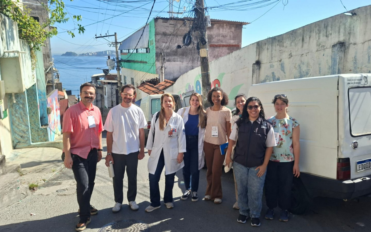 Profissionais de Saúde Italianos Visitam Programa Médico de Família em Niterói