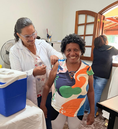 Usuários do CAPS recebem vacina contra a Influenza em Macuco