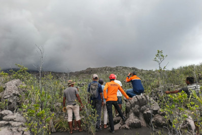 Erupção de vulcão deixa três mortos na Indonésia