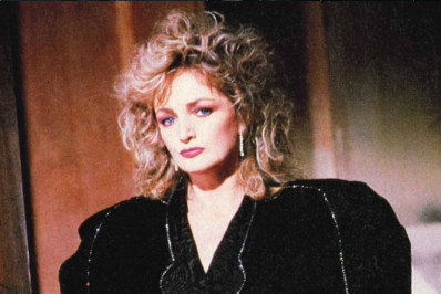 Bonnie Tyler passa por cirurgia de emergência e está em coma induzido
