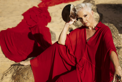 Isabella Taviani fala sobre maternidade aos 50 anos e dá detalhes de novo show no Rio