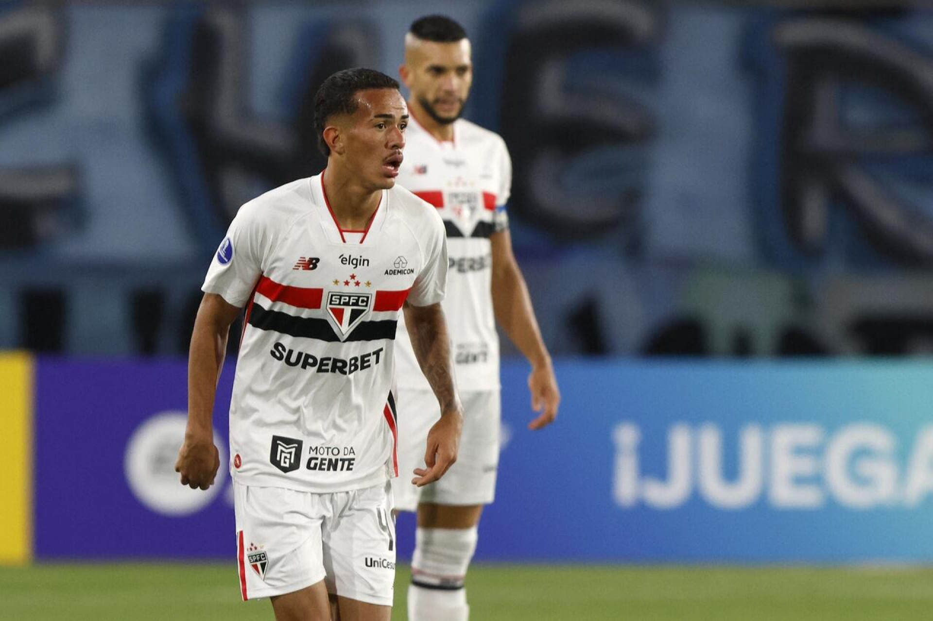 Roger elogia jovens do S&atilde;o Paulo na Sul-Americana e se encanta por Osorio