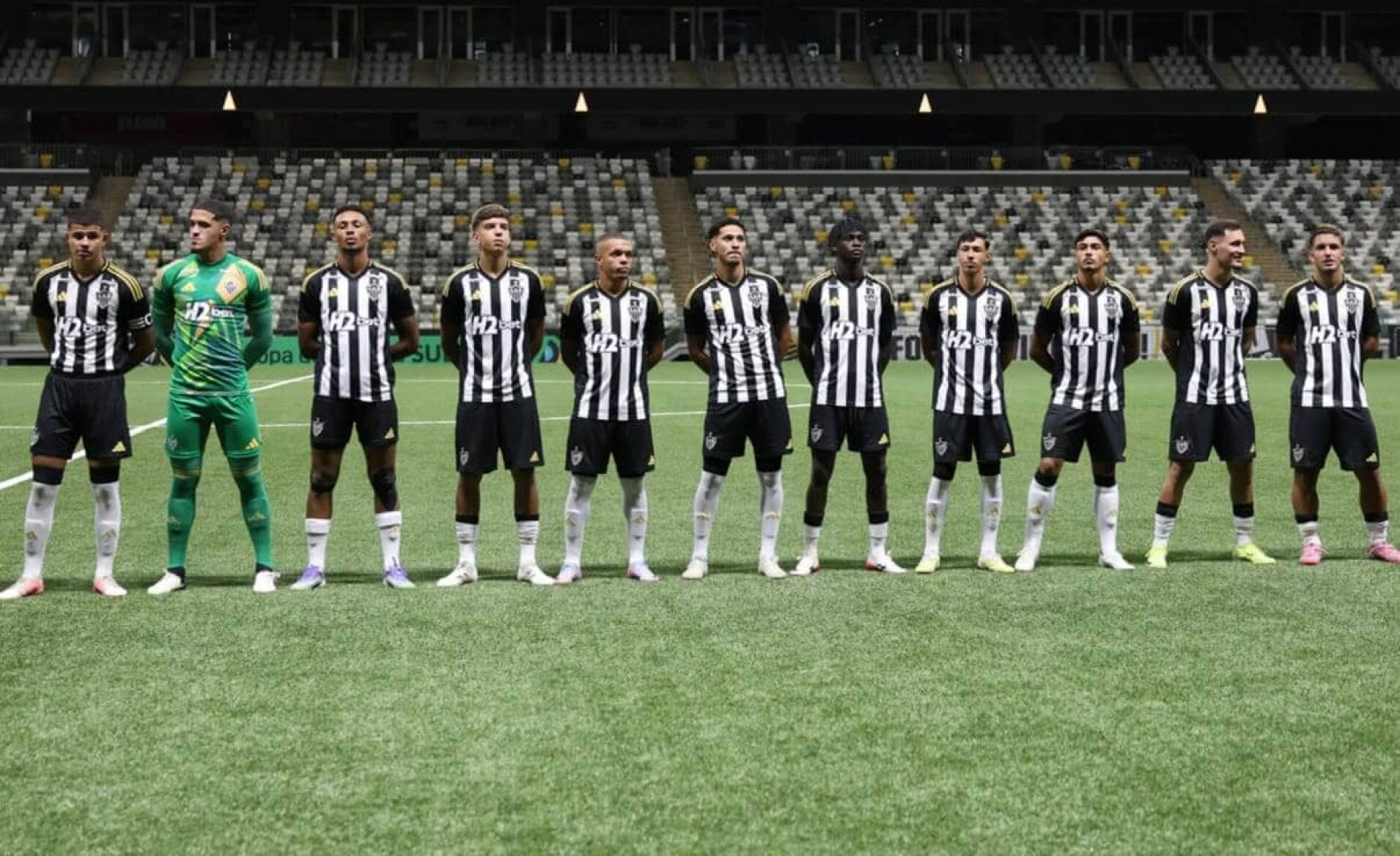 Atl&eacute;tico blinda joias da base com multa de R$ 350 milh&otilde;es e contrato at&eacute; 2030