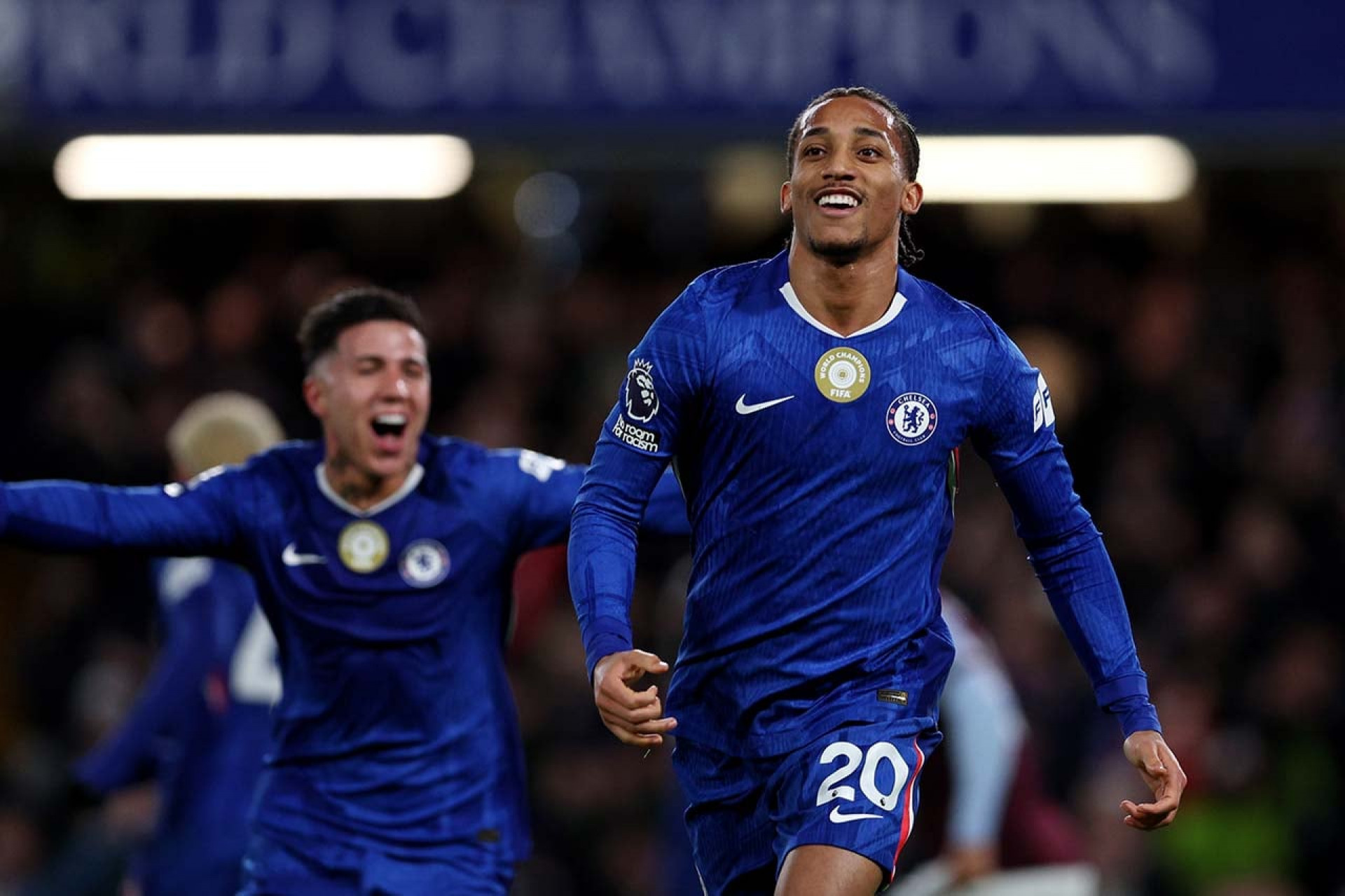 Ex-atacante ingl&ecirc;s elogia Est&ecirc;v&atilde;o e diz que Jo&atilde;o Pedro deve trocar o Chelsea pelo Barcelona