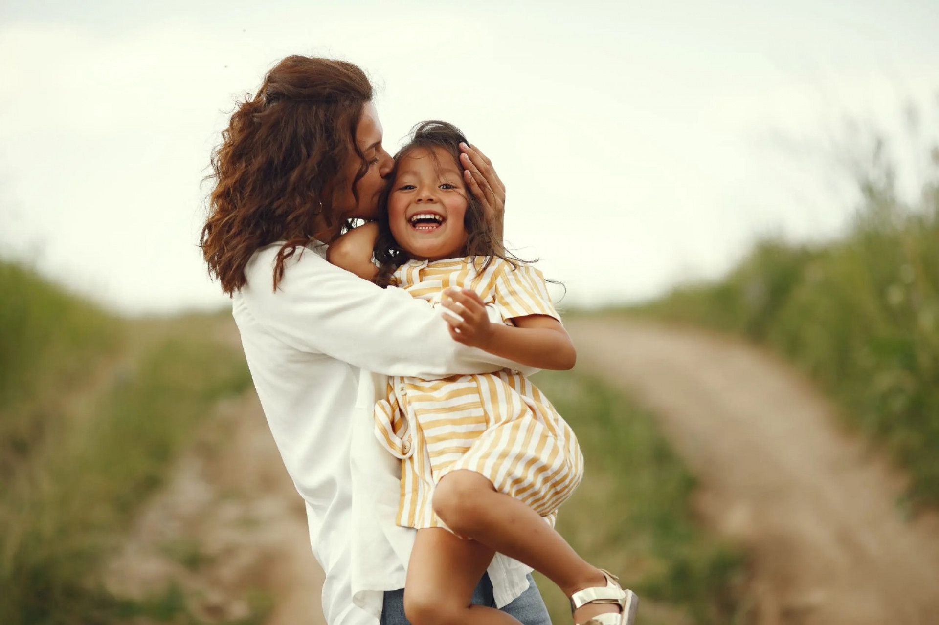 Especial Mães: amor que acolhe, ensina e permanece para sempre
