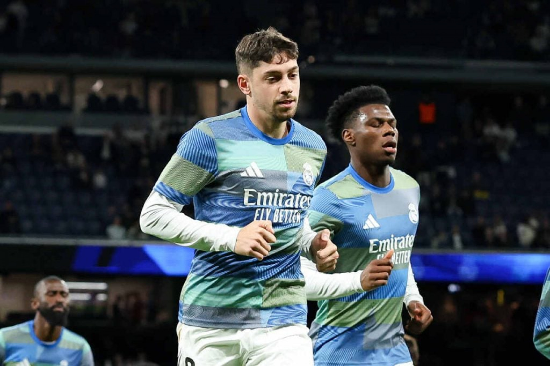 Real Madrid aplicar&aacute; multa em Tchouam&eacute;ni e Valverde ap&oacute;s briga