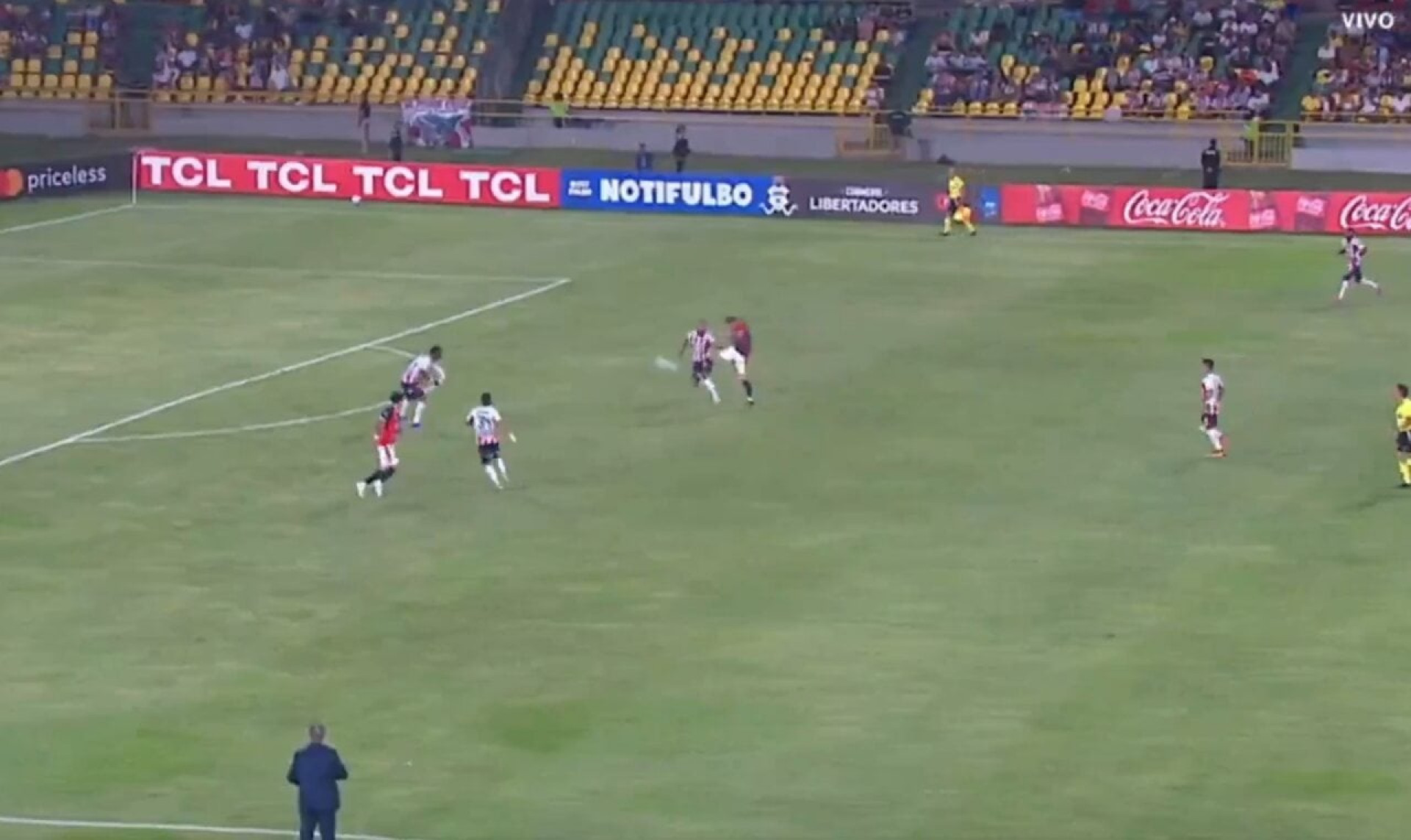 Vegetti faz gol antol&oacute;gico na vit&oacute;ria do Cerro Porte&ntilde;o sobre o Junior