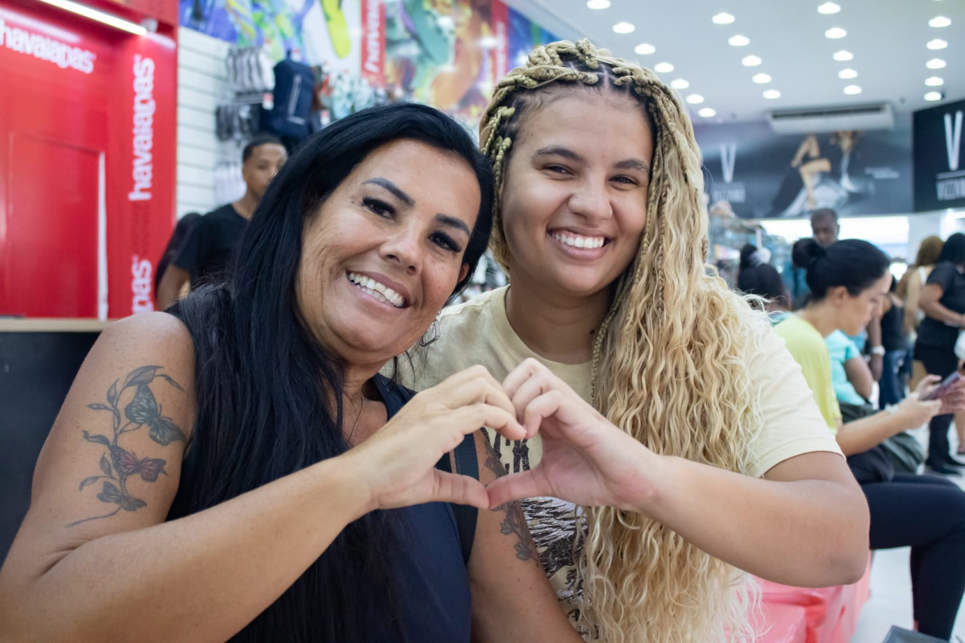 Mãe e filha, Andrea Simas e Letícia Simas foram às compras juntas - Érica Martin / Agência O Dia