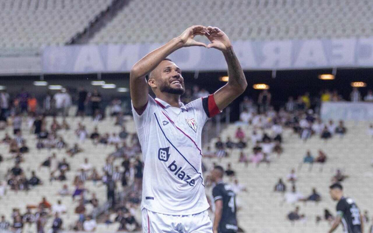 Atl&eacute;tico-GO, com um a menos, segura press&atilde;o e derrota Cear&aacute; pela S&eacute;rie B