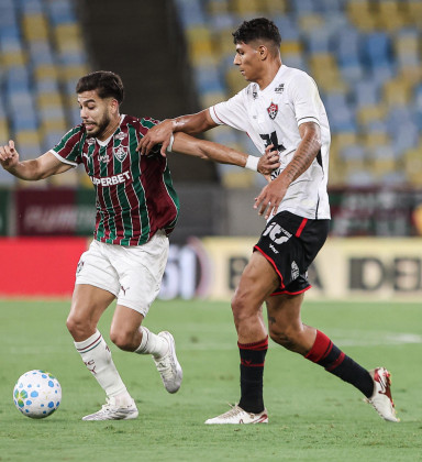 Com gol na reta final, Fluminense arranca empate com o Vitória
