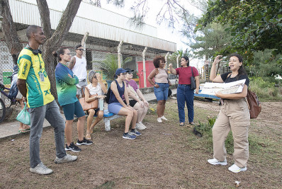 Farol Velho vira sala de história a céu aberto e encanta moradores em Macaé