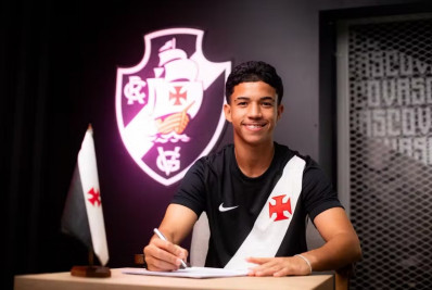 Vasco oficializa renovação da joia Andrey Fernandes até 2030