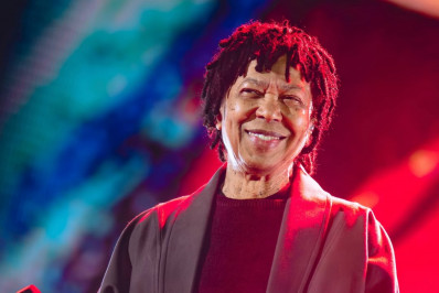 Após esgotar apresentações, Djavan confirma nova data em São Paulo